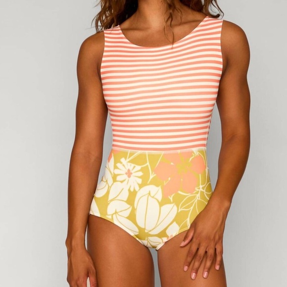 ☆新品Seea ワンピース☆ 新品 Seea Lido One Piece XS SEEA LIDO ONE